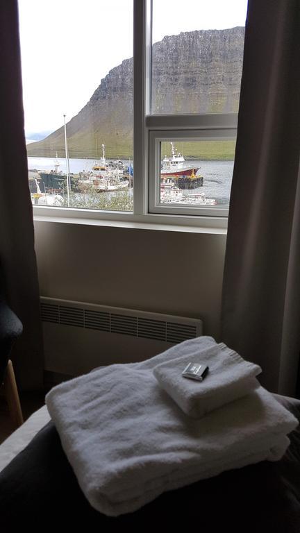 Harbour Inn - Guesthouse Bíldudalur Екстериор снимка